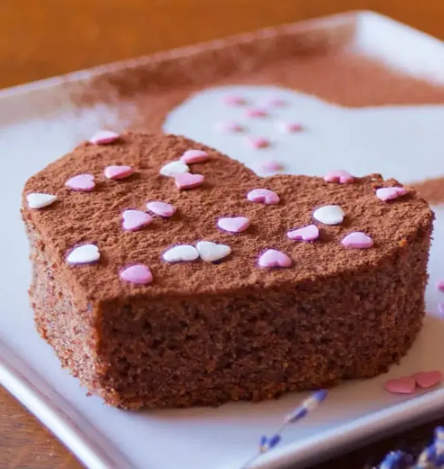 Gâteau au chocolat fondant en cœur pour la fête des mères
