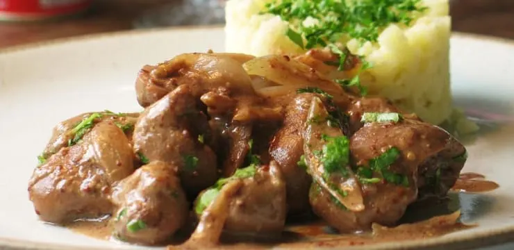 Mijoté de rognons et de foie aux poivrons