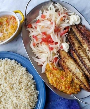 Poisson fumé avec de l'attiéké Crédit photo: @Ivorian food